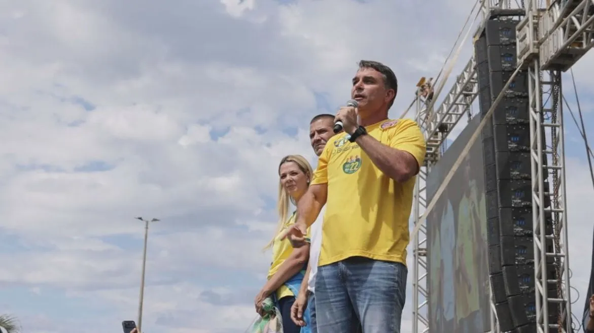 Flávio Bolsonaro comenta impacto zero em caso Banco Master